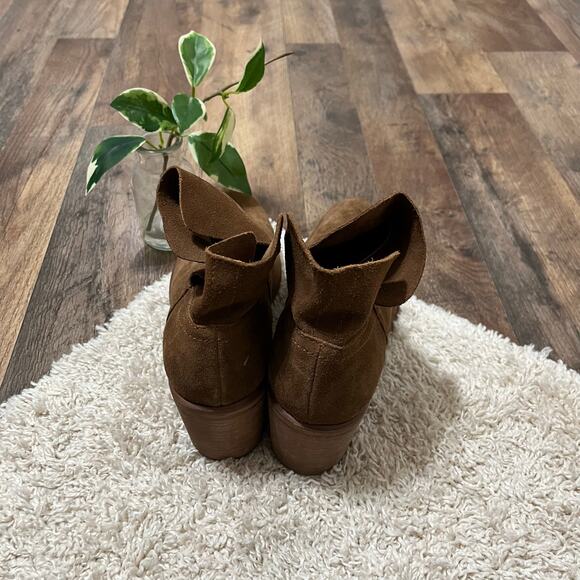 Nordstrom BP. Size 9.5 M Brown Leather Notched Brice Leather Ankle Boots - Picture 3 of 8